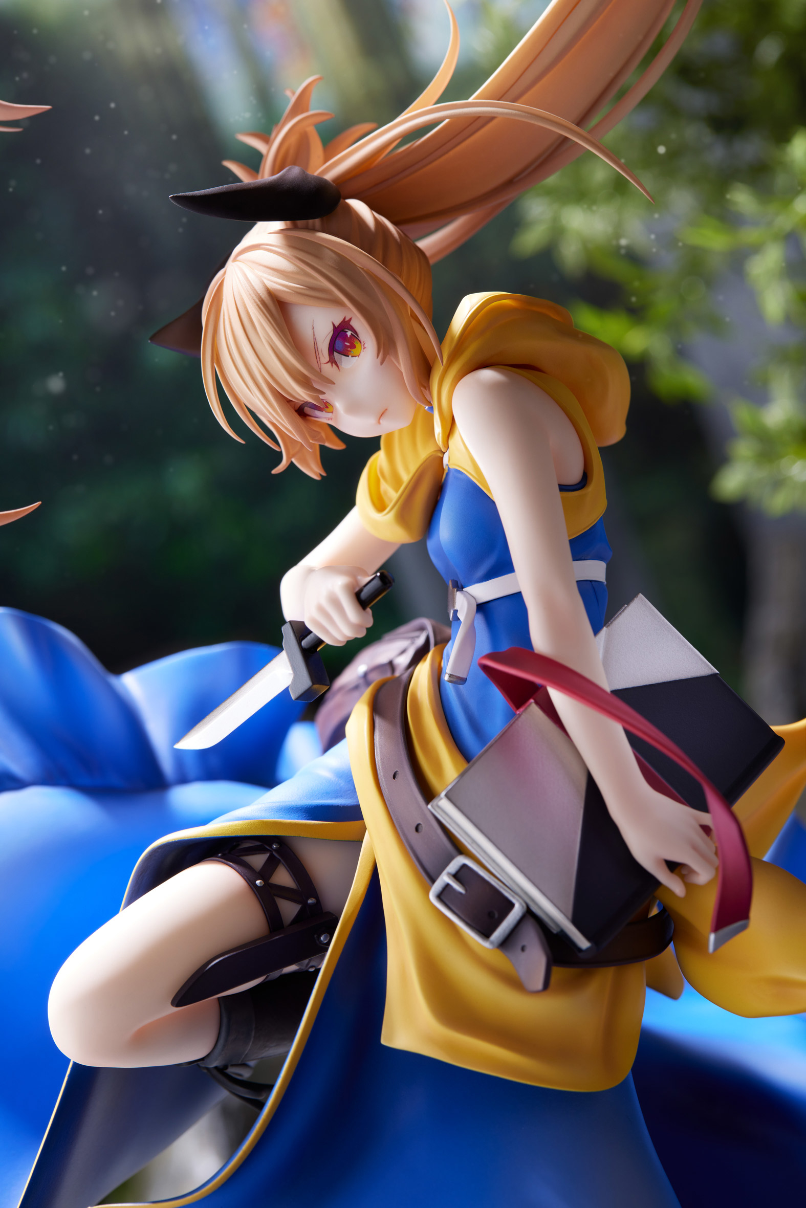 THE EXECUTIONER AND HER WAY OF LIFE -  MENOU FIGURE