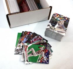2017 BASEBALL -  TOPPS UPDATE SET (300 CARDS)