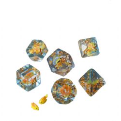 7 DICE, RESIN DICE SET, TRANSPARENT WITH GOLDFISHES