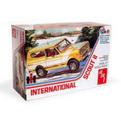 AMT -  1/25 - INTERNATIONAL SCOUT II -  RETRO DELUXE 1248