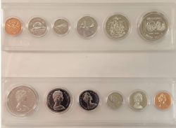 CIRCULATION COINS SETS -  1974 CIRCULATION COINS SET - SINGLE YOKE -  1974 CANADIAN COINS
