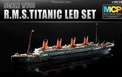 CRUISE BOAT -  R.M.S. TITANIC LED SET 1/700 (LEVEL 3 - MODERATE)
