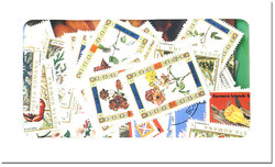 FLOWERS -  275 ASSORTED STAMPS - FLOWERS