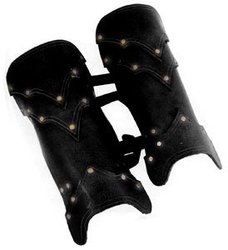 GREAVES -  BEAUFORT GREAVES IN LEATHER - BLACK