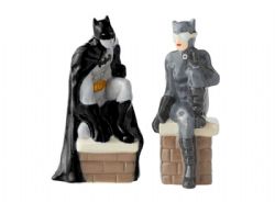 JUSTICE LEAGUE -  SALT & PEPPER SHAKER - BATMAN & CATWOMAN (3