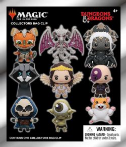 MAGIC THE GATHERING -  RANDOM 3D FOAM BAG CLIP -  DUNGEONS & DRAGONS