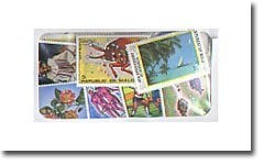 MALDIVE ISLAND -  100 ASSORTED STAMPS - MALDIVE ISLAND