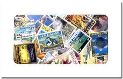 NEW ZEALAND -  500 ASSORTED STAMPS - NEW ZEALAND