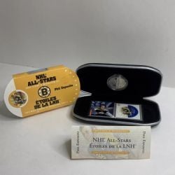 NHL ALL-STARS -  COMMEMORATIVE STAMPS AND MEDALLION SET: PHIL ESPOSITO -  2002 CANADIAN COINS