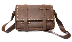 POUCHES -  LARGE LEATHER SHOULDER BAG - BROWN