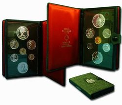 PROOF SETS -  100TH ANNIVERSARY OF THE COMPLETION OF THE LIBRARY OF PARLIAMENT -  1976 CANADIAN COINS 06