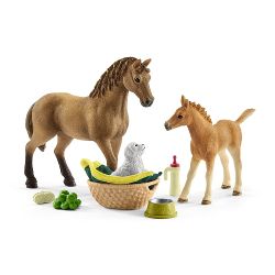 SCHLEICH FIGURE -  SARAH'S BABY ANIMAL CARE -  HORSE CLUB 42432