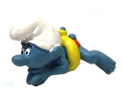 SMURFS -  SWIMMER SMURF - YELLOW AND BLUE WATER WINGS - SLIGHT WEAR -  SCHTRUOMPFS 1977 20025