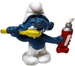 SMURFS -  TOOTBRUSH SMURF - SLIGHT WEAR -  1979 SMURFS 20064