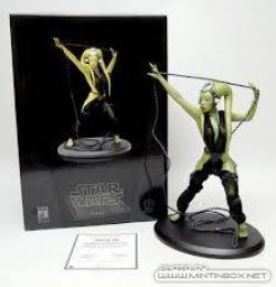 STAR WARS -  OOLA STATUE -  ATTAKUS