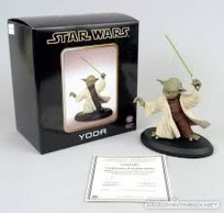 STAR WARS -  YODA STATUE -  ATTAKUS