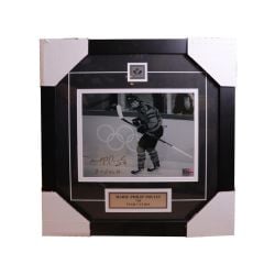 TEAM CANADA -  MARIE-PHILIP POULIN AUTOGRAPHED FRAME PHOTO (8