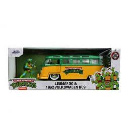 TEENAGE MUTANT NINJA TURTLE -  1962 MICROBUS 1/24 WITH LEONARDO FIGURINE - GREEN AND YELLOW -  VOLKSWAGEN