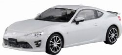 TOYOTA -  86 (CRYSTAL WHITE PEARL) - SNAP KIT - 1/32 SCALE 03-A