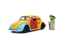 VOLKSWAGEN -  1959 BEETLE WITH OSCAR THE GROUCH DIECAST FIGURE (1/24) -  SESAME STREET
