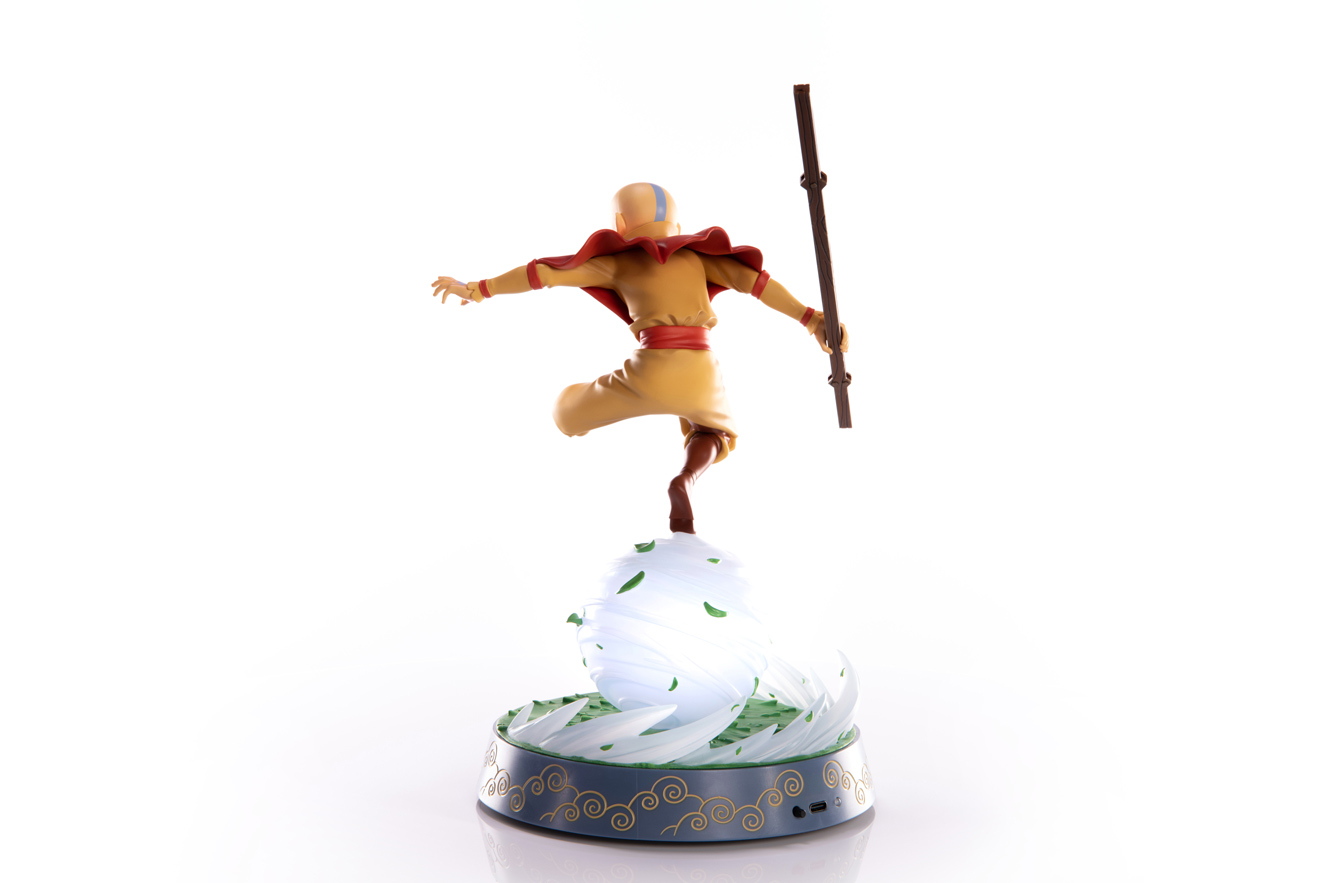 AVATAR THE LAST AIRBENDER - AANG FIGURINE - ÉDITION COLLECTOR (27CM)