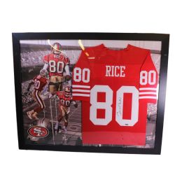 49ERS DE SAN FRANCISCO -  JERSEY ENCADRÉ AUTOGRAPHIÉ DE JERRY RICE