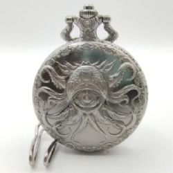 CANA-DICE -  PORTE-DÉS EN MÉTAL AVEC MINI-KIT POLYÉDRIQUE: HORREUR EXTRADIMENSIONNELLE - ARGENT AVEC POCHETTE EN SUÉDINE NOIRE -  DES JDR