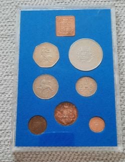 ENSEMBLES NUMISMATIQUES -  ENSEMBLE NUMISMATIQUE 1972 -  PIÈCES DE LA GRANDE-BRETAGNE ET DE L'IRLANDE DU NORD 1972