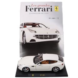 FERRARI -  FF 2011 1/24 - BLANCHE AVEC LIVRE -  LES GRANDES FERRARI