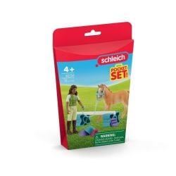FIGURINE SCHLEICH -  ENSEMBLE SARAH ENTRAÎNE SON POULAN -  HORSE CLUB 42756