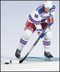 MCFARLANE -  SPORTS PICKS: ERIC LINDROS HOME