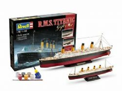REVELL -  1/700 AND 1/1200 - R.M.S. TITANIC -  GIFT SET 05727