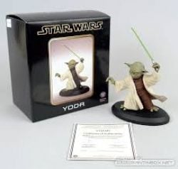 STAR WARS -  STATUETTE DE YODA -  ATTAKUS