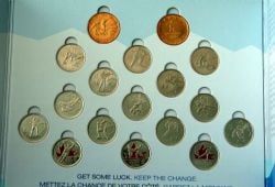 VANCOUVER 2010 -  ENSEMBLE DE 15 PIÈCES DE 25 CENTS 2007-2009 - INCLUE LES 3 PIÈCES COLORÉES SUR LES MÉDAILLES ET LES 2 PIÈCES DE 1 DOLLAR (CIRCULÉES) -  PIÈCES DU CANADA 2010