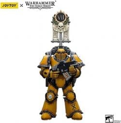 WARHAMMER 40K -  FIGURINE DE IMPERIAL FISTS LEGION MKIII TACTICAL SQUAD LEGIONARY WITH LEGION VEXILLA - ÉCHELLE 1/18 -  JOYTOY