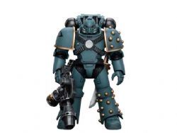 WARHAMMER 40K -  FIGURINE DE SONS OF HORUS MKIV TACTICAL SQUAD LEGIONARY WITH FLAMER - ÉCHELLE 1/18 -  JOYTOY